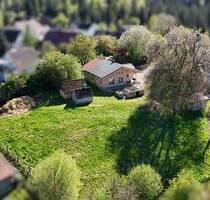 Klimafreundlicher Massivholz-Bungalow mit traumhaftem Grundstück in Naturlage - Großerlach Liemersbach