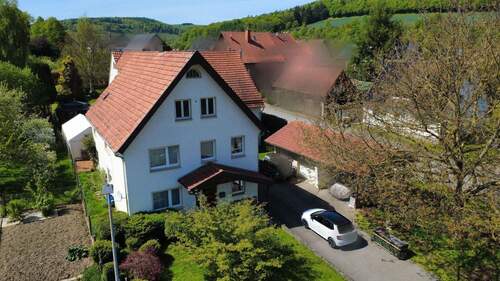 Luftbild - Einfamilienhaus mit 235,30 m&sup2; in Höxter / Ovenhausen zum Kaufen