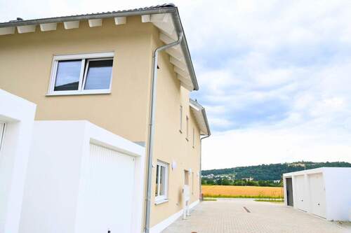 Katzdorf Garagen Eingang - 