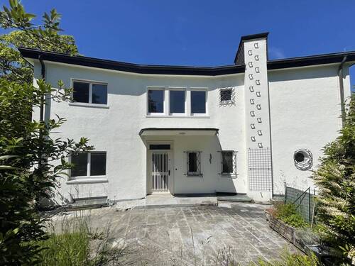 Eingang zum Haus - 6 Zimmer Einfamilienhaus in Badenweiler