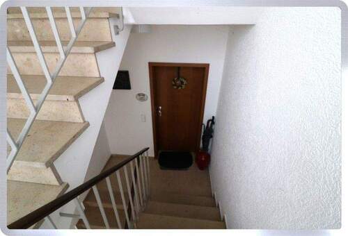 Treppenhaus 3 FH - 1 Zimmer Einfamilienhaus in Rodgau
