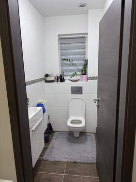 Gäste WC - Erdgeschoss - 5 Zimmer Einfamilienhaus in Trostberg