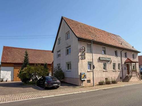 Ansicht Haupt-/Nebengebäude - Mehrfamilienhaus + Nebengebäude mit Entwicklungspotenzial