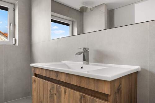 Duschbad mit Fenster im OG - 