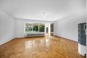 Helles Wohnzimmer - 6 Zimmer Doppelhaushälfte in München