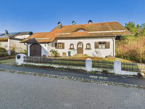 Hausansicht - 6 Zimmer Einfamilienhaus in Kastl