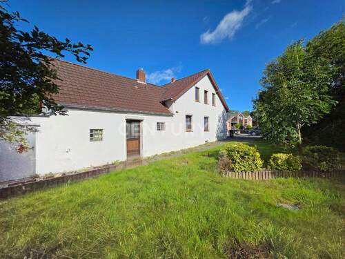 Seitenansicht - 6 Zimmer Einfamilienhaus in Wilhelmshaven