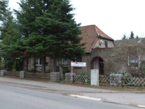 P1080279.JPG - solides Einfamilienhaus mit großem Grundstück