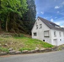1-2 Familienhaus mit Loggia, Garage und Garten in schöner und ruhiger Wohnlage von Eisern - Siegen