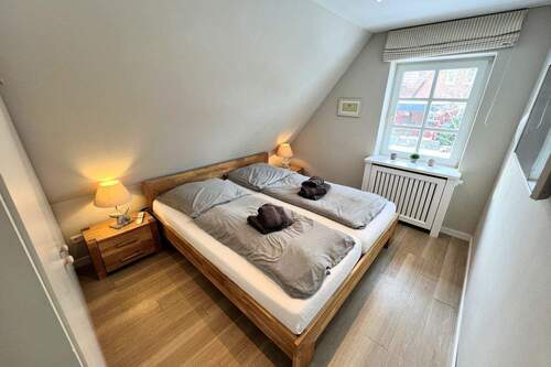 Schlafzimmer mit Einbauschrank - 