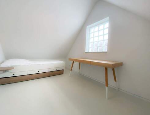 Buero_Gaestezimmer.jpg - Etagenwohnung mit 80,00 m&sup2; in Neustadt an der Aisch zur Miete