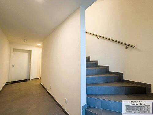 Blick in das Hauseingang - 2 Zimmer Etagenwohnung zur Miete in München