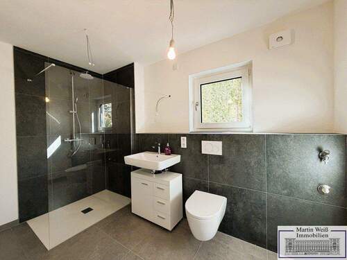 Blick in das Badezimmer - 