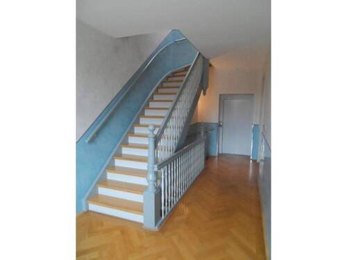 Treppenhaus - Etagenwohnung mit 48,00 m² in Leipzig zur Miete