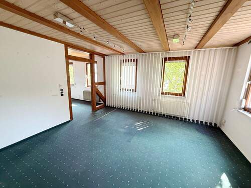 Hauptgebäude Wohnung OG Wohnen - 