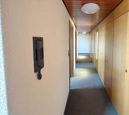 Hauptgebäude Wohnung DG Flur - 