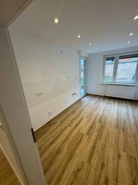 19 Küche mit Balkonzugang - 