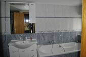 Badezimmer mit Wanne - 