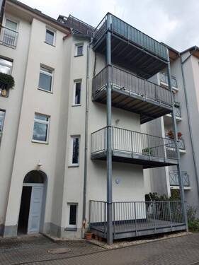 Ansicht hinten - Tolle 2-Zimmer-Wohnung mit großem Südbalkon in ruhiger Lage in kleinem 4 Familienhaus, HP