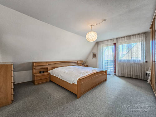 Schlafzimmer mit Loggia im DG - 