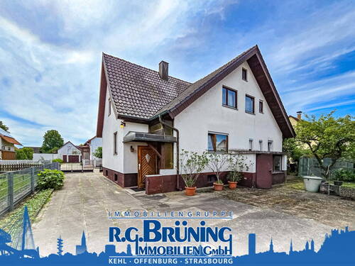 Einfamilienhaus in Kehl Ortsteil - Großes Wohnhaus mit Potenzial & Doppelgarage in Kehl OT