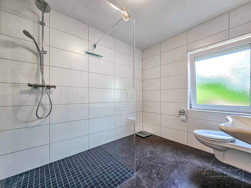 Duschbad mit Fenster im EG - 