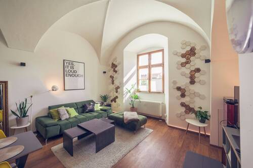 Wohnraum - Etagenwohnung mit 70,00 m&sup2; in Amberg zur Miete