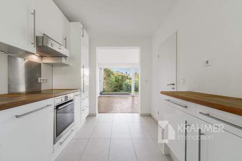 Küche mit Einbauküche - 