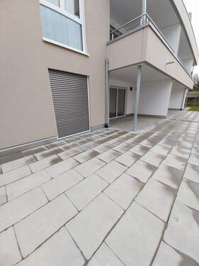 Terrasse2 - Großzügige Erdgeschosswohnung mit großer Terrasse in sehr gepflegten Mehrfamilienhaus in Worblingen zu vermieten