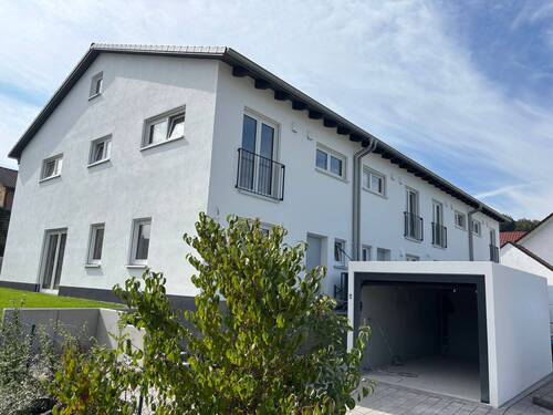 Außenansicht.JPG - 5 Zimmer Reihenmittelhaus in Eching