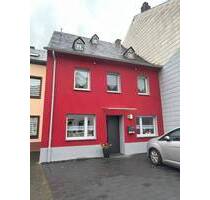 Trier Ehrang - top saniertes EFRH mit schönem Garten u. 2 Stellplätzen in ruhiger,zentraler Randlage