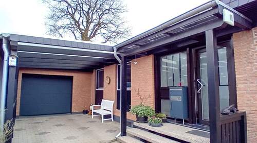 Blick Eingang Garage.jpg - 5 Zimmer Bungalow in Alt Duvenstedt