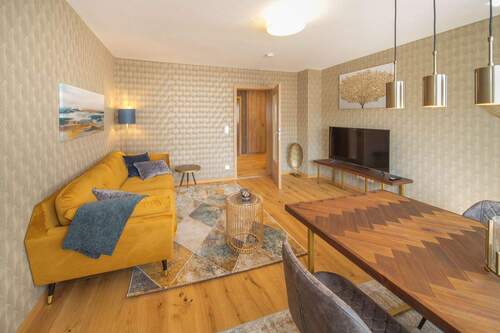 Wohnzimmer - 3 Zimmer Etagenwohnung zur Miete in Oberreichenbach