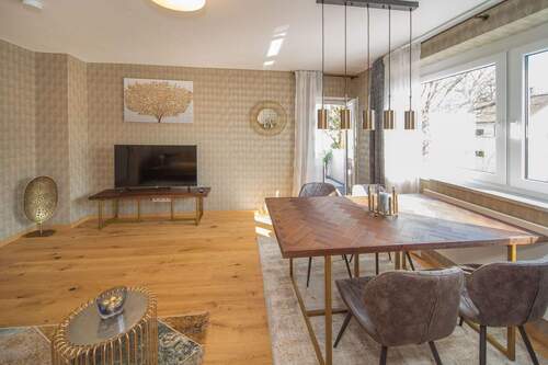 Wohnzimmer - Etagenwohnung mit 70,00 m&sup2; in Oberreichenbach zur Miete