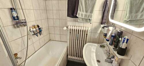 Wohnung OG rechts - Bad 1 - 