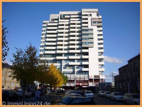 Bild 1 - 6 0 0,- mit PENTHOUSE Charakter mit PANORAMAVERGLASUNG auf 50 qm + herrliche 10 qm SONNEN- LOGGIA