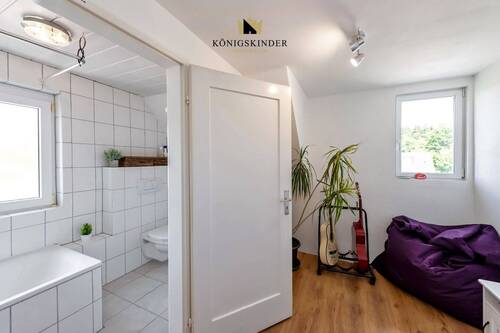 ...mit Wanne, Waschbecken und WC - 
