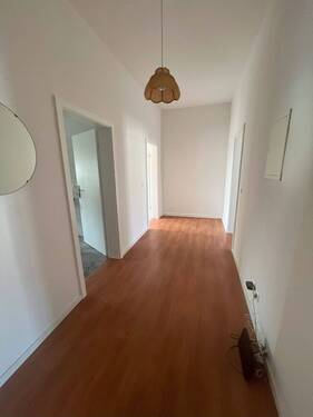 Flur - Etagenwohnung mit 70,00 m² in Leipzig zur Miete