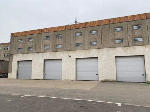 Parkhaus - mehrere Hallen.jfif - Lagerhalle 233 m² ab 01.04.2026 zu vermieten