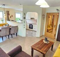 Sehr gepflegte 3-Zimmer-Wohnung in ruhiger Wohngegend mit großem Garten und schöner Terrasse - Burglengenfeld