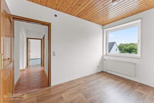 Kinderzimmer - Etagenwohnung mit 90,00 m² in Ganderkesee zum Kaufen