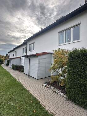 Eingangsbereich mit Schuppen - 6 Zimmer Reihenmittelhaus zum Kaufen in Ammerbuch-Entringen