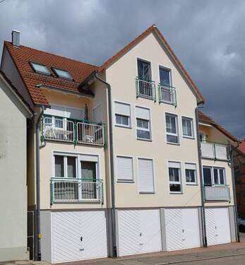 Gebäudeansicht - 3 Zimmer Etagenwohnung in Nordheim