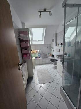 Bad Ansicht 1 - Etagenwohnung mit 81,80 m² in Nordheim zum Kaufen