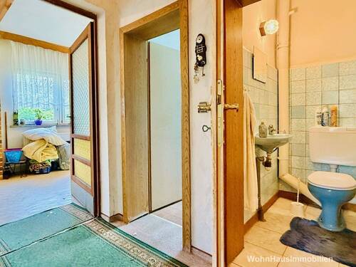 Gäste-WC neben dem Bad - 