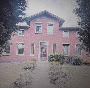 Hausansicht 2 - 9 Zimmer Mehrfamilienhaus, Wohnhaus zum Kaufen in Techau