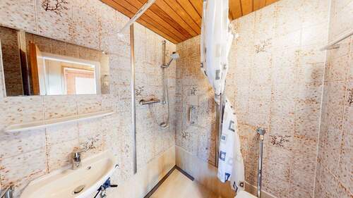 Duschbad im Untergeschoss - 