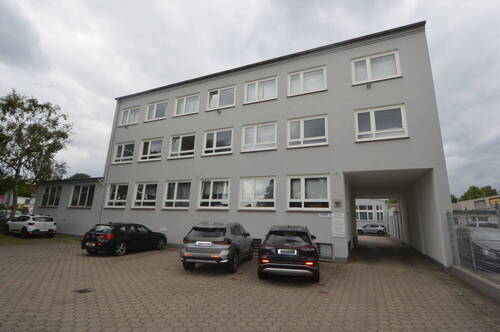 Fronansicht - 8 Zimmer Büro zur Miete in Hamburg