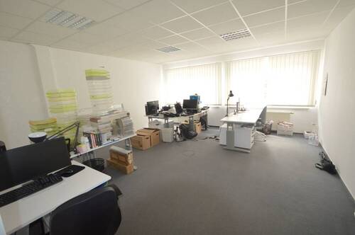 großer Büroraum - 