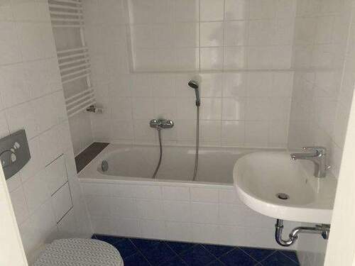 BAD - 3 Zimmer Etagenwohnung zum Kaufen in Radebeul